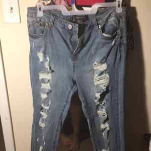 Forever 21 Plus Size High Rise Skinny Distres jean
